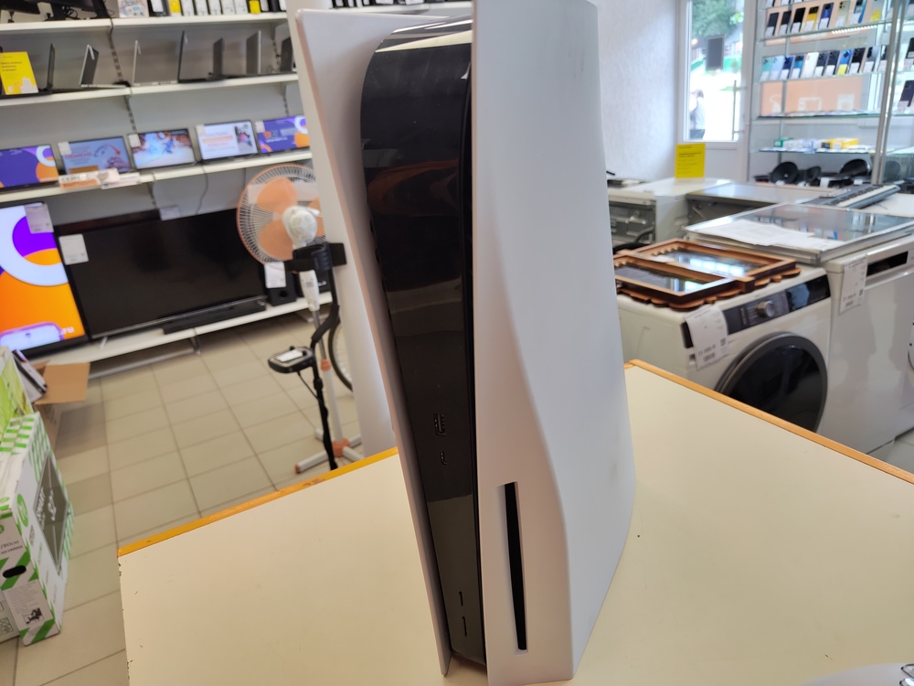 Игровая приставка PlayStation 5 825Gb (С дисководом)