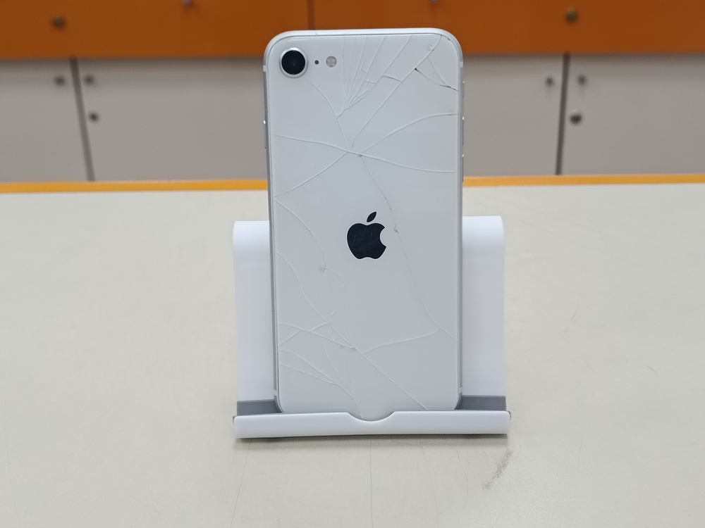 Смартфон Apple iPhone SE 2020 128Gb
