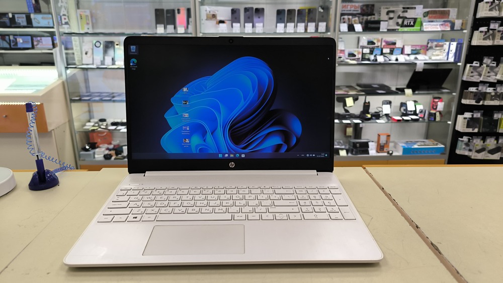 Ноутбук HP 15S; Athlon 300U, Radeon Vega 3, 4 Гб, 256 Гб, Нет