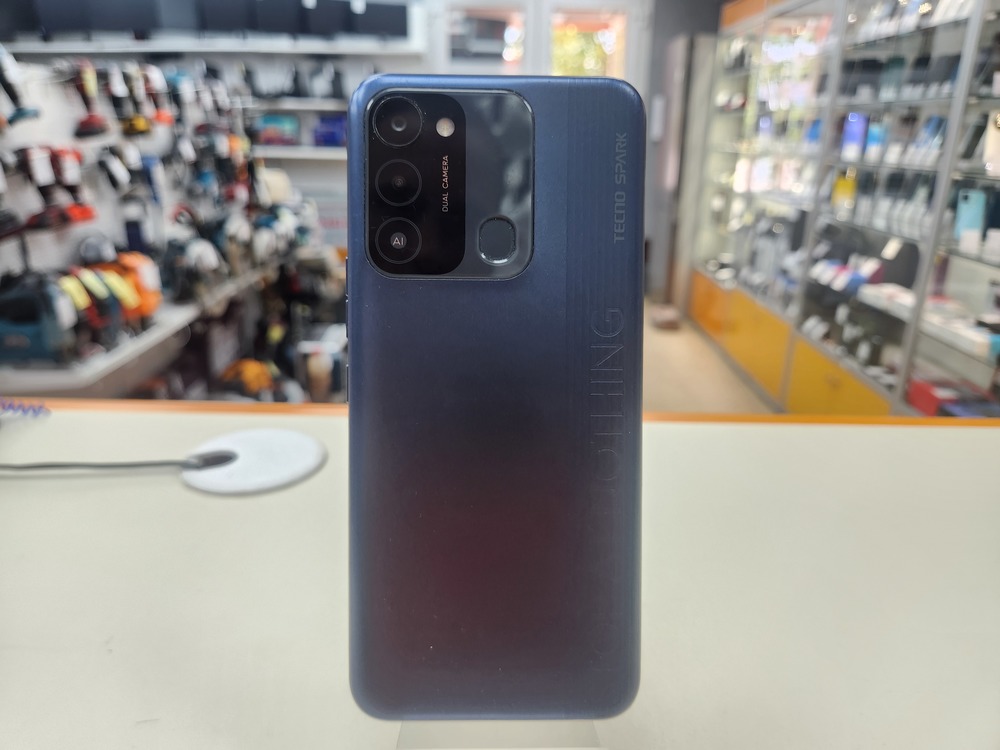 Смартфон Tecno Spark 8C 4/64