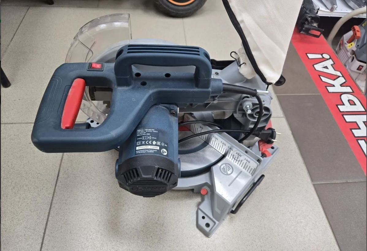 Торцовочная пила Bosch GCM 216