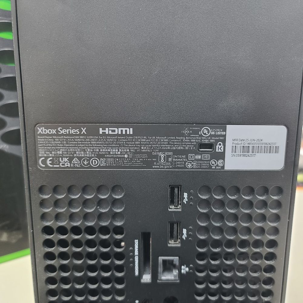 Игровая приставка Xbox Series X 1Tb