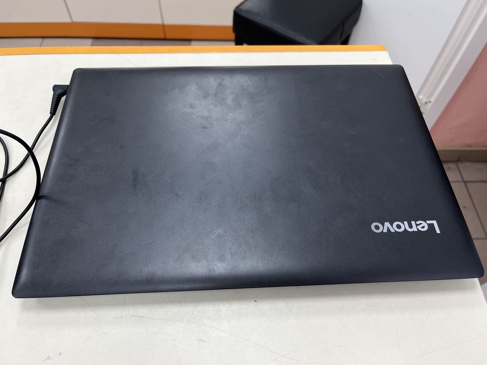 Ноутбук Lenovo 330; Core i3-7020U, GeForce MX150 (25 W), 12 Гб, 256 Гб, 500 Гб