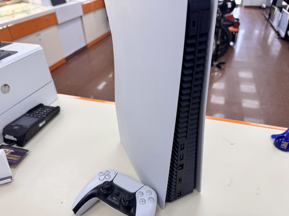 Игровая приставка PlayStation 5 825Gb (С дисководом)