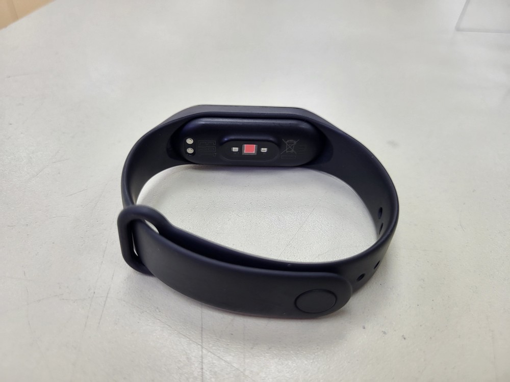 Фитнес-браслет Xiaomi MI BAND 4