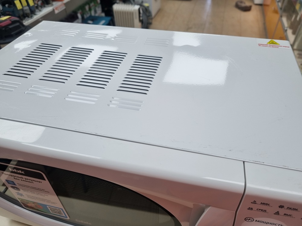 Микроволновая печь BBK 20MWS-803M/W
