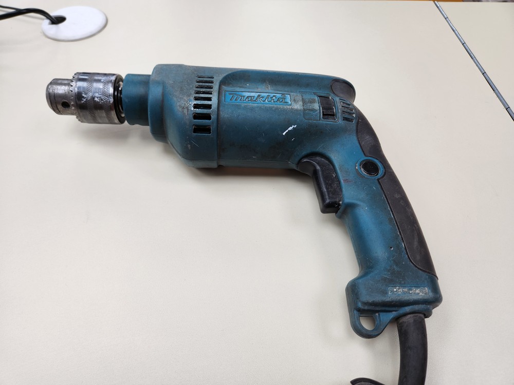 Дрель-ударная Makita no name;
