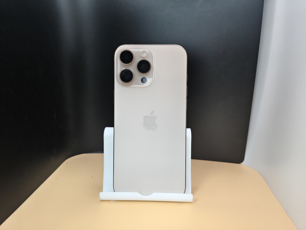 Смартфон Apple Iphone 16 Pro Max 256Gb