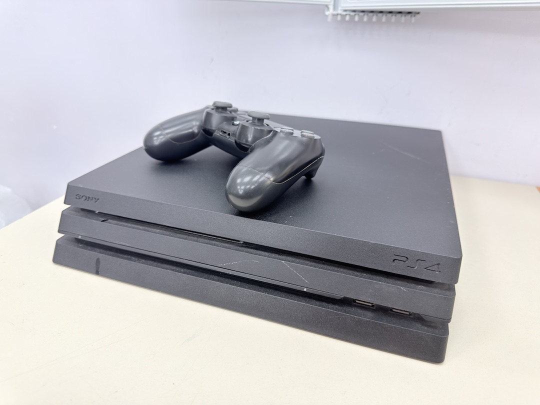 Игровая приставка PlayStation 4 Pro 1Tb