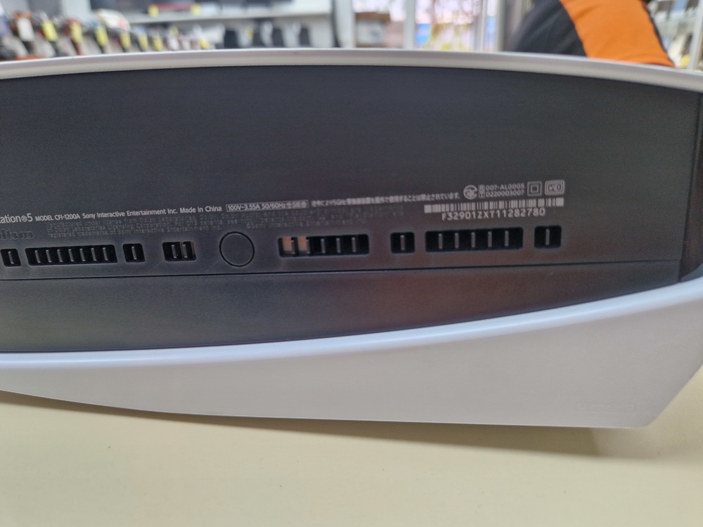 Игровая приставка PlayStation 5 825Gb (С дисководом)