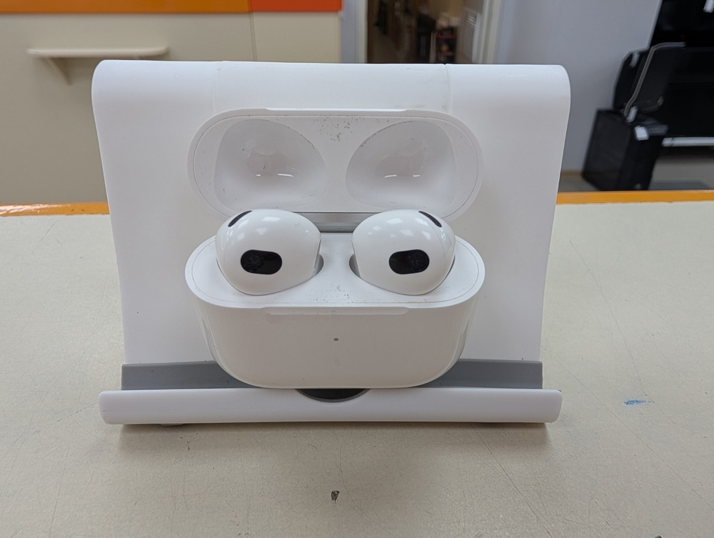 Наушники беспроводные Apple AirPods 3 Lightning