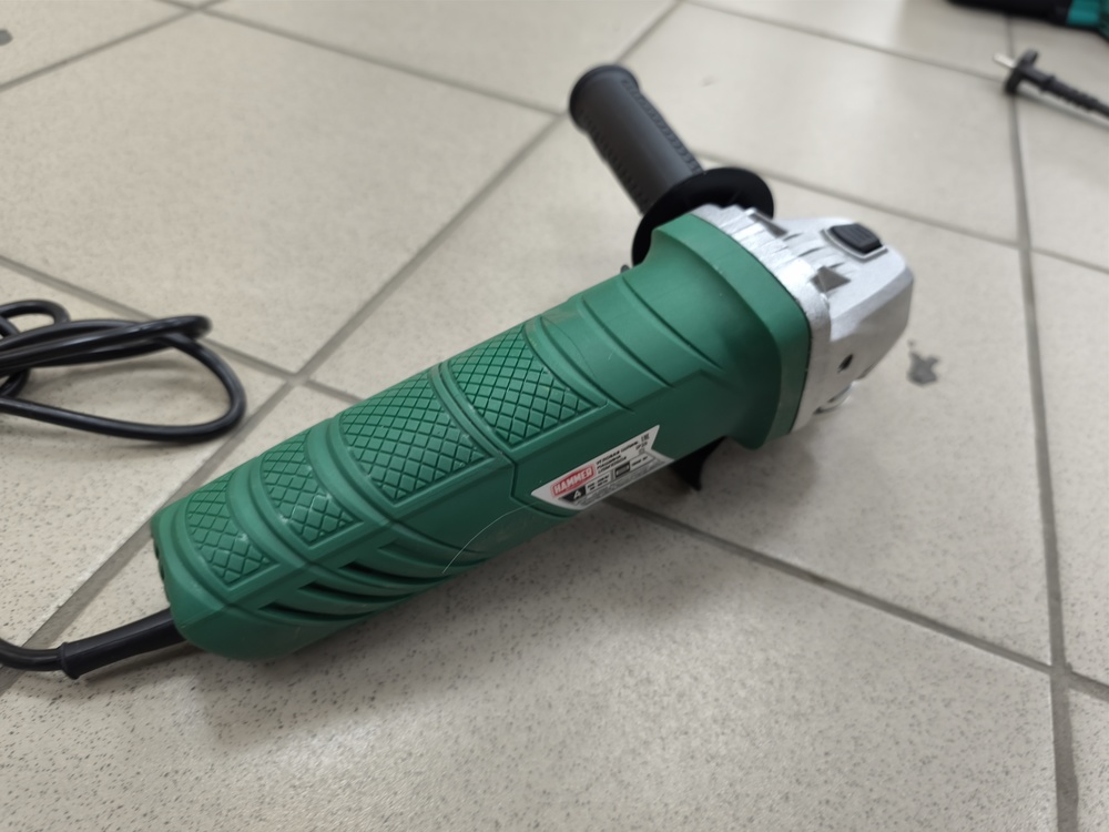 Угловая шлифмашина Hammer USM-1050A