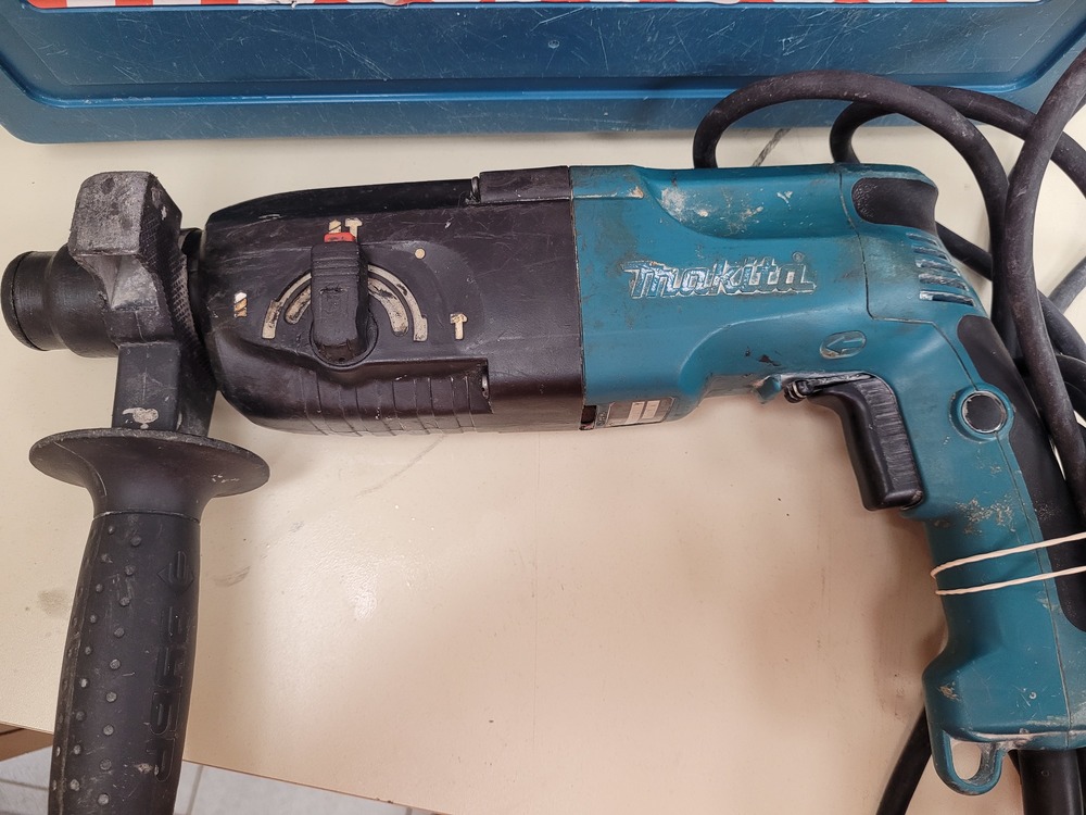 Перфоратор Makita HR2450FT