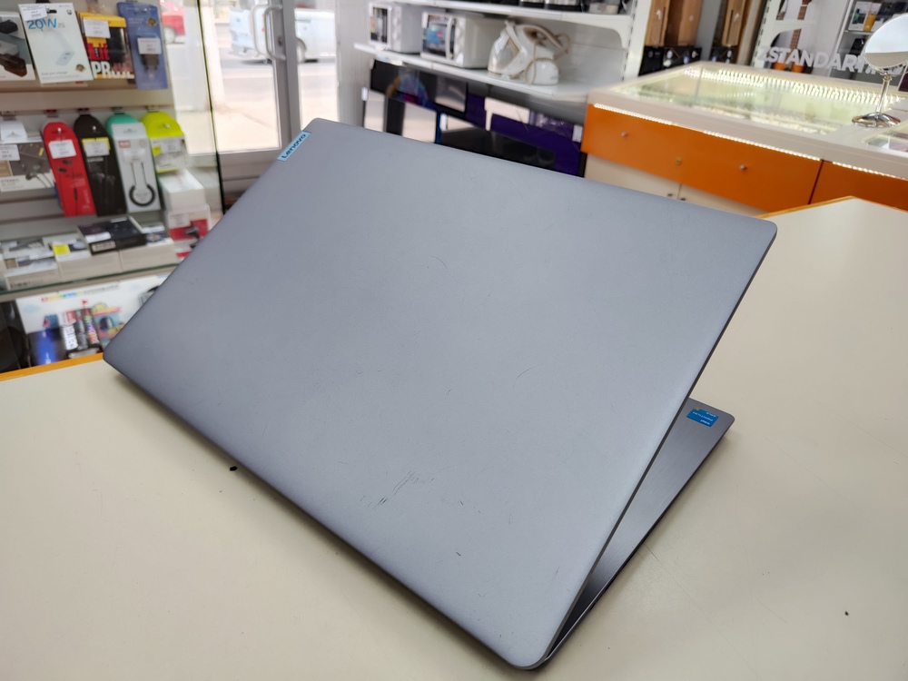Ноутбук Lenovo ideapad 3; Pentium Gold 7505, Intel UHD Graphics, 4 Гб, 128 Гб, Нет
