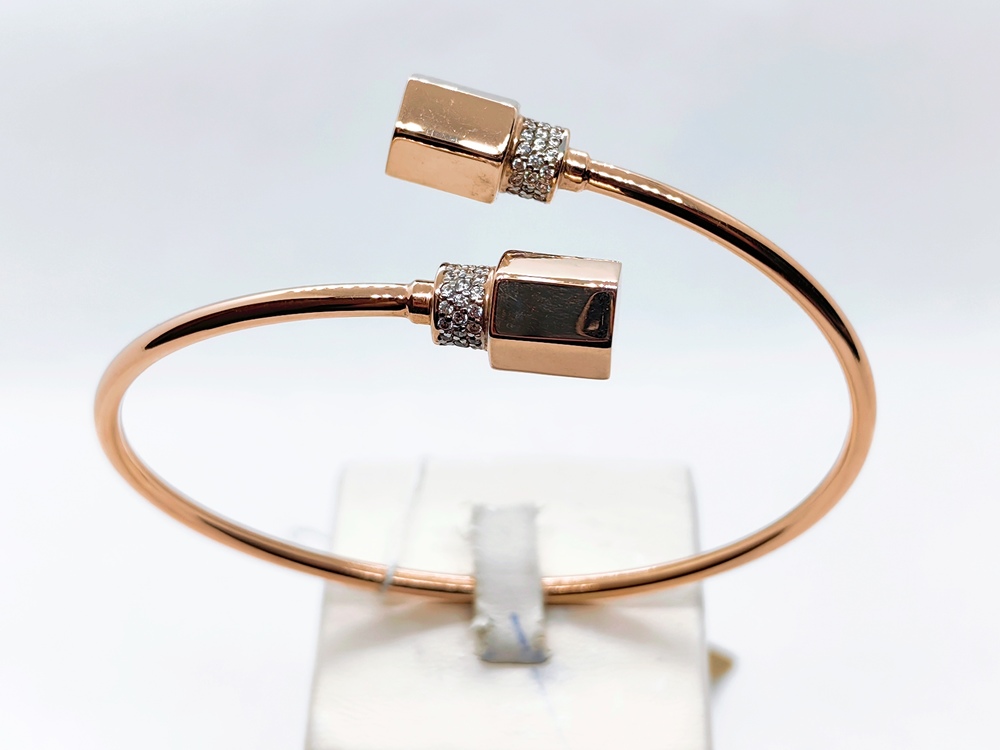 БРАСЛЕТ ЖЕСТКИЙ с камнями (Au 585)