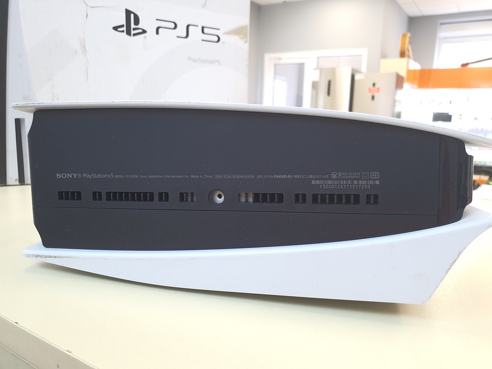 Игровая приставка PlayStation 5 825Gb (С дисководом)