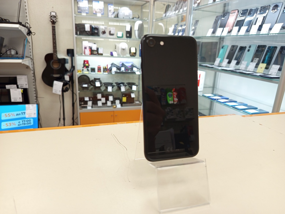 Смартфон Apple iPhone SE 2020 64Gb