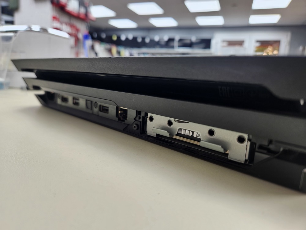 Игровая приставка PlayStation 4 Pro 1Tb