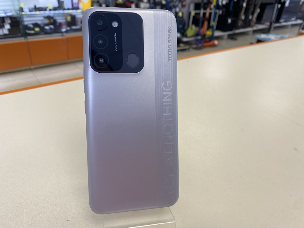 Смартфон Tecno Spark 8C 4/64