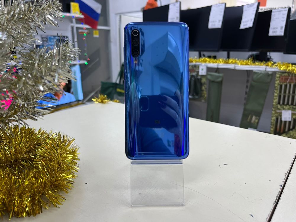 Смартфон Xiaomi Mi 9 8/128