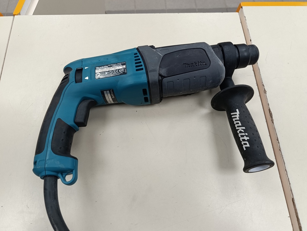 Перфоратор Makita HR2470