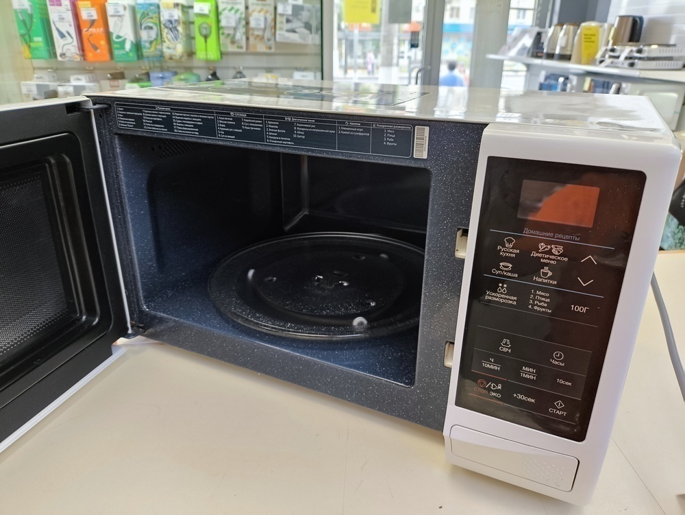 Микроволновая печь Samsung ME83KRW