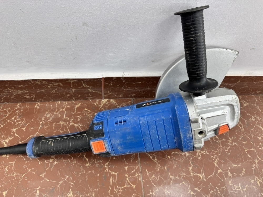 Угловая шлифмашина Dexter 2100AG2