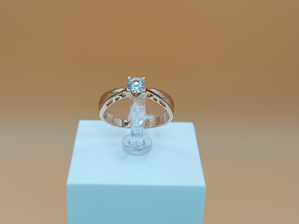 КОЛКМ585 КОЛЬЦО С КАМНЕМ (Au 585)