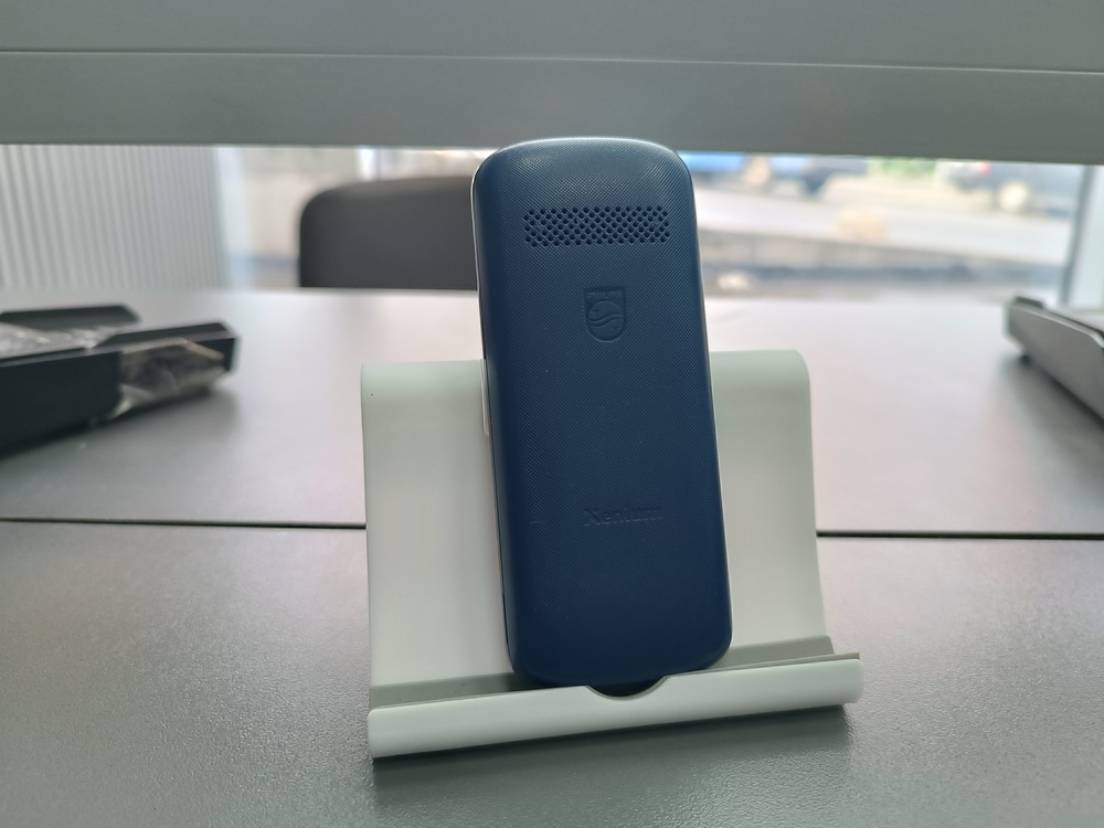 Мобильный телефон Philips XENIUM E2101
