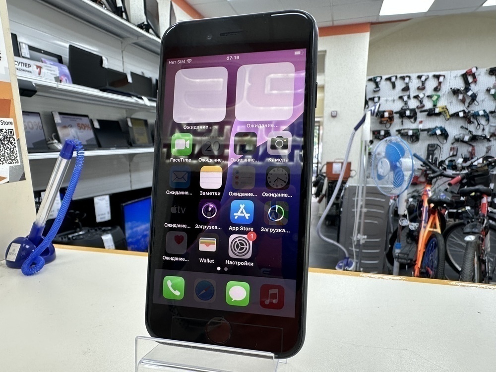 Смартфон Apple Iphone SE 2022 64GB