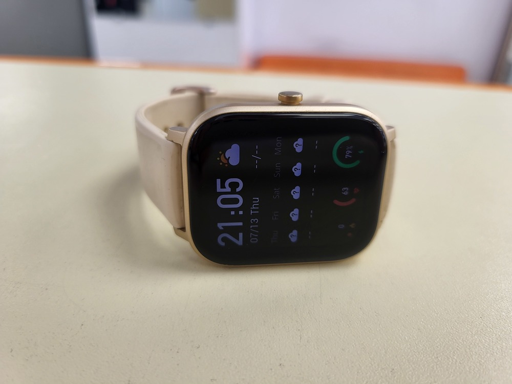 Фитнес-браслет Amazfit GTS 1;