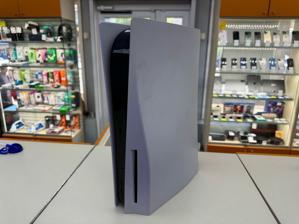 Игровая приставка PlayStation 5 825Gb (С дисководом)