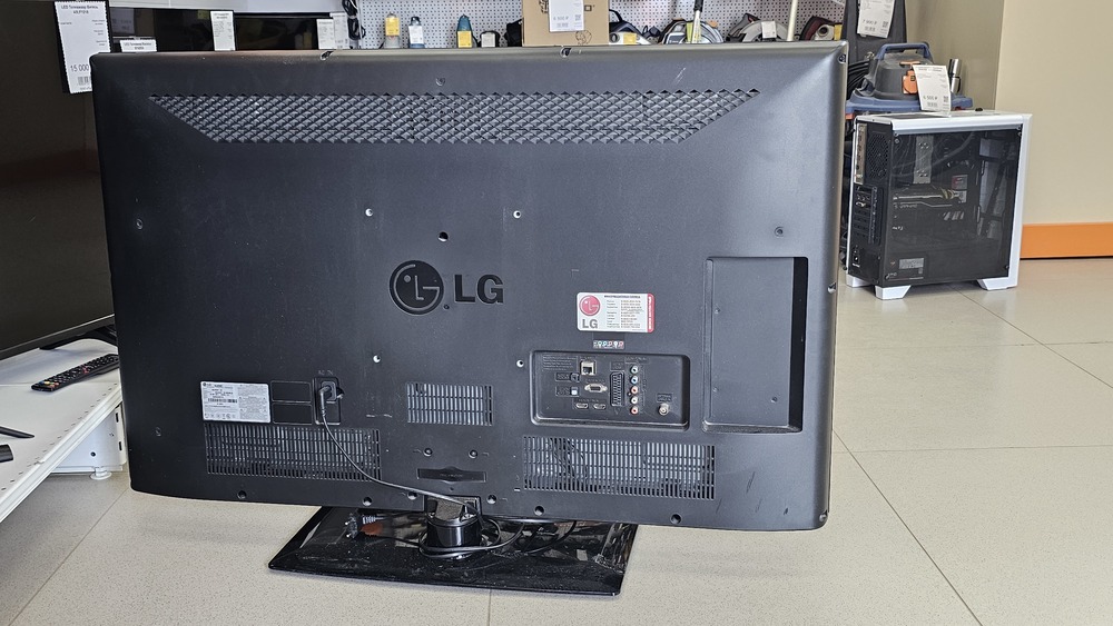 LED Телевизор LG 42LM640T