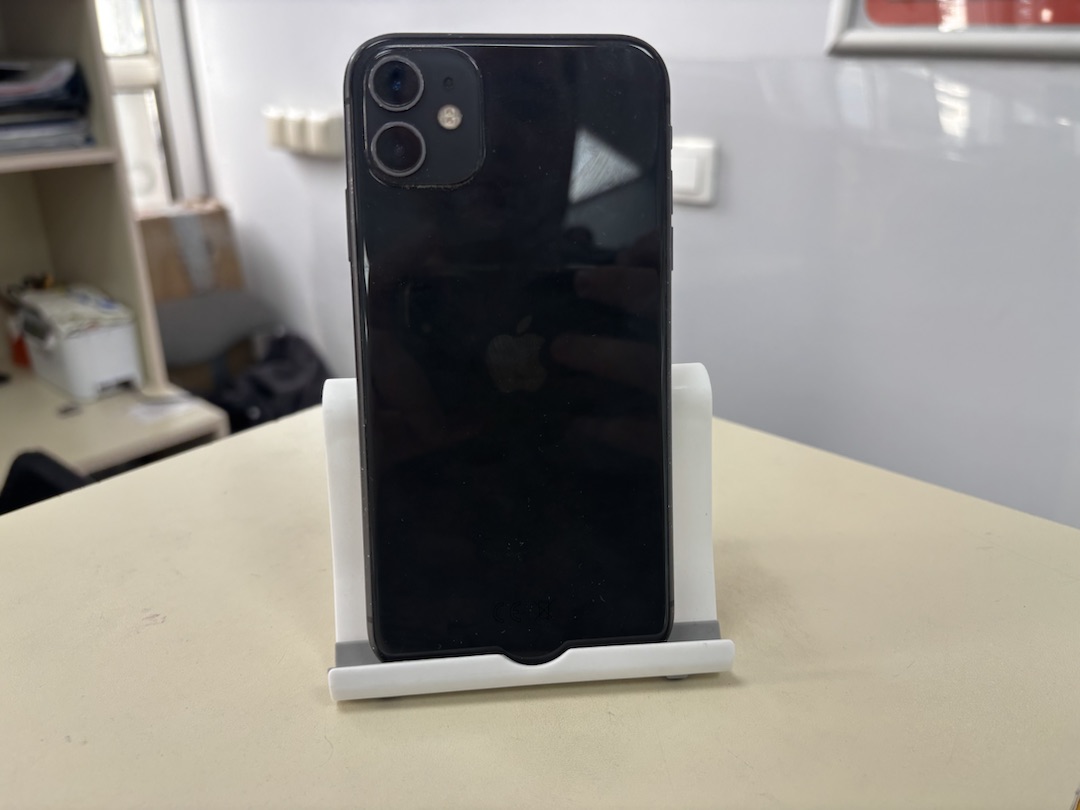 Смартфон Apple iPhone 11 64Gb
