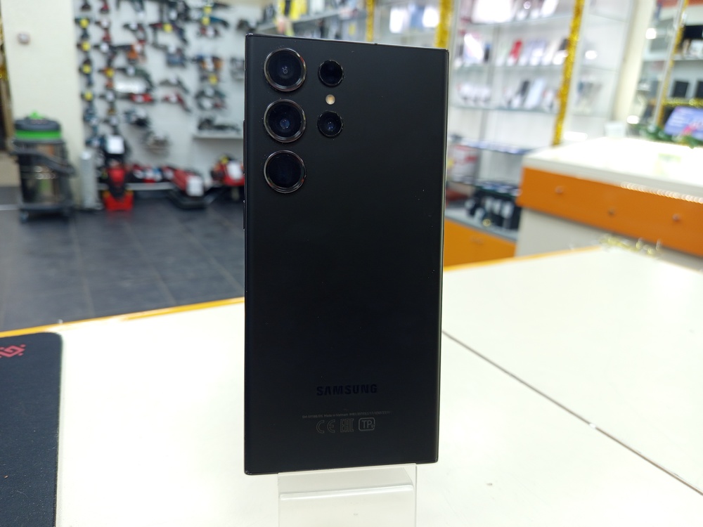 Смартфон Samsung Galaxy S23 Ultra 256Gb