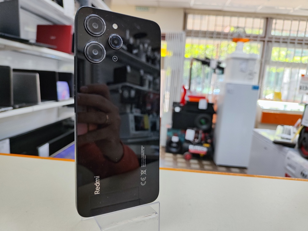 Смартфон Xiaomi Redmi 12 4/128