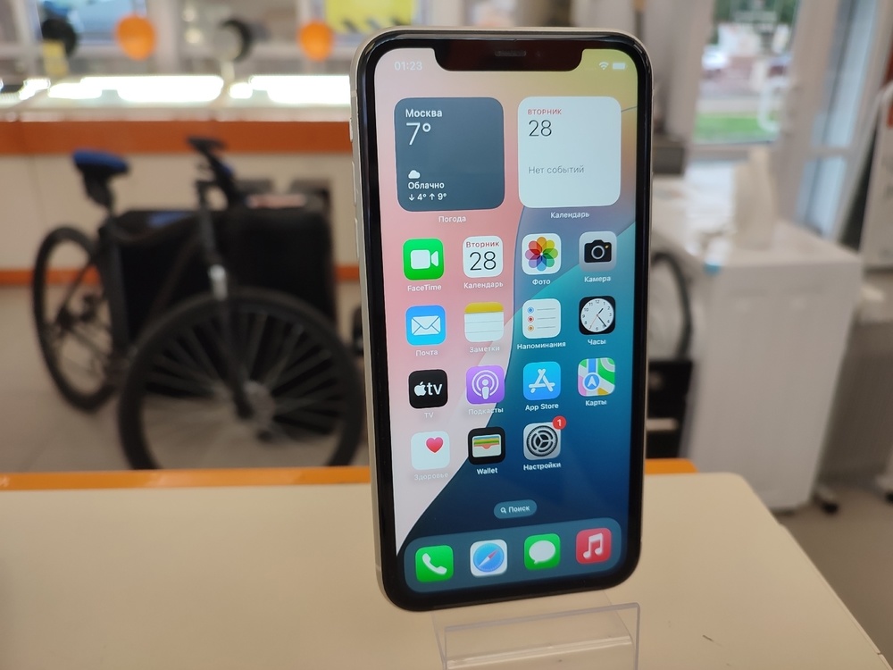 Смартфон Apple iPhone 11 64Gb