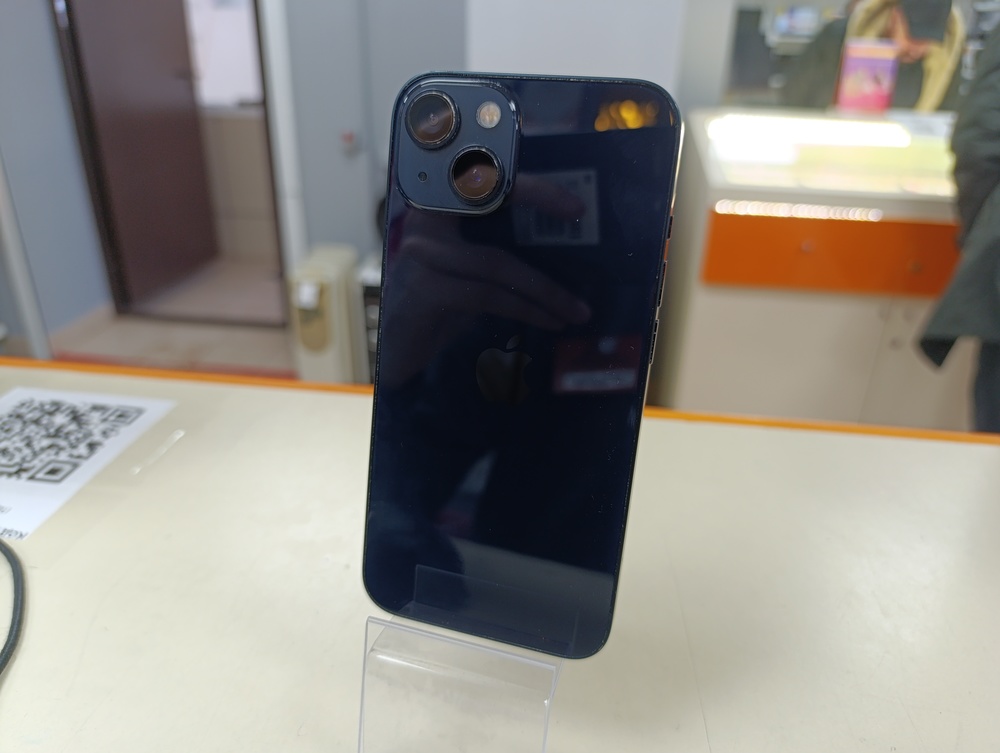 Смартфон Apple iPhone 13 128Gb