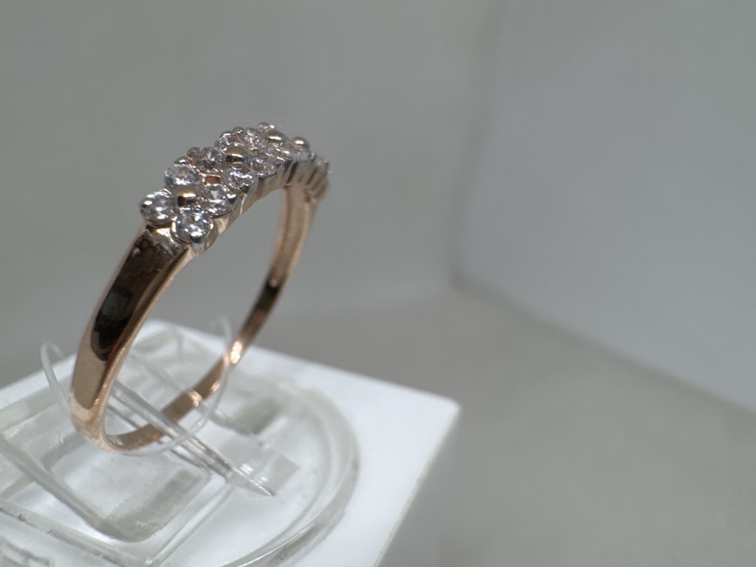 КОЛЬЦО С КАМНЯМИ (Au 585)