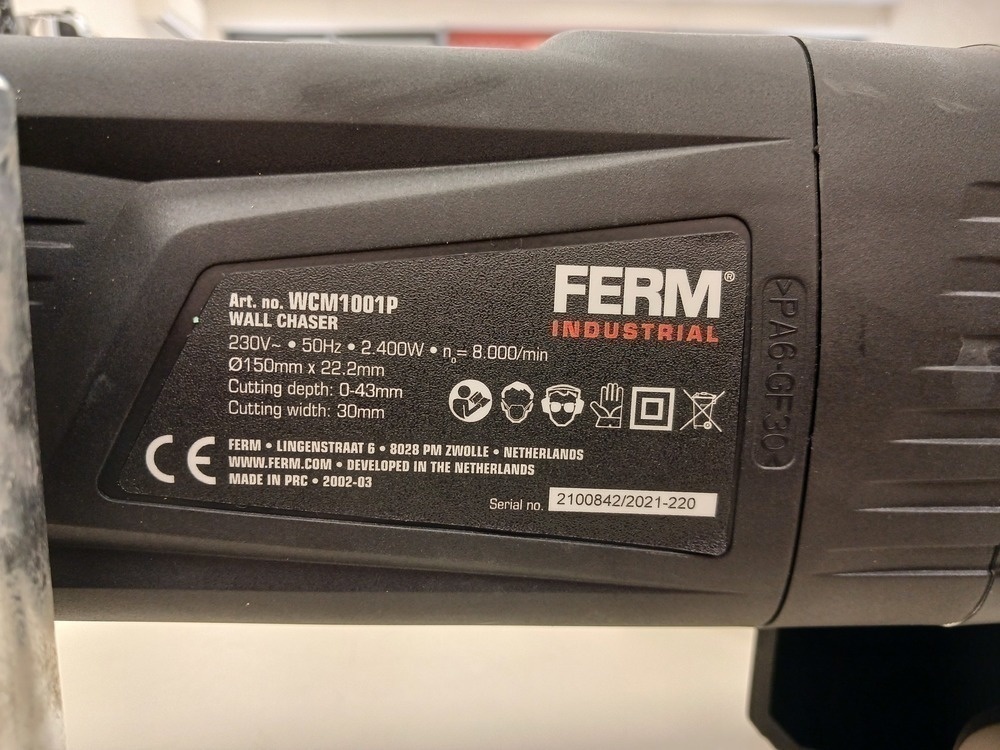 Штроборез Ferm WCM1001P