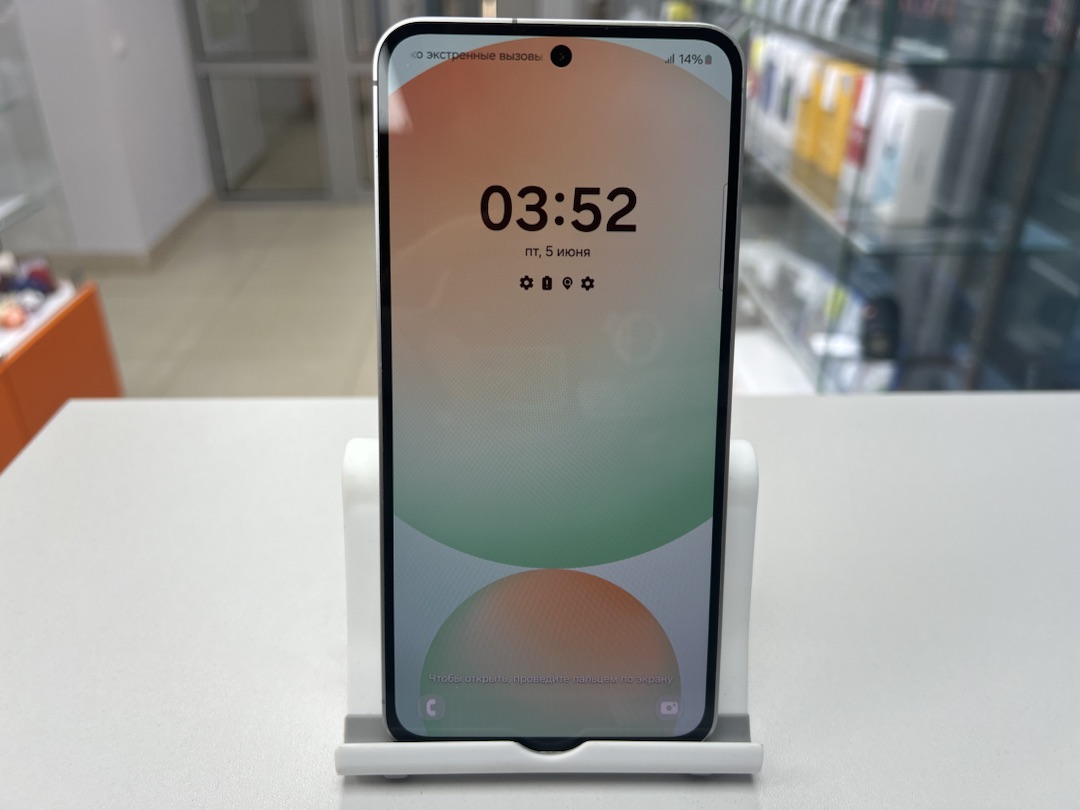 Смартфон Samsung Galaxy S24 FE 8/128