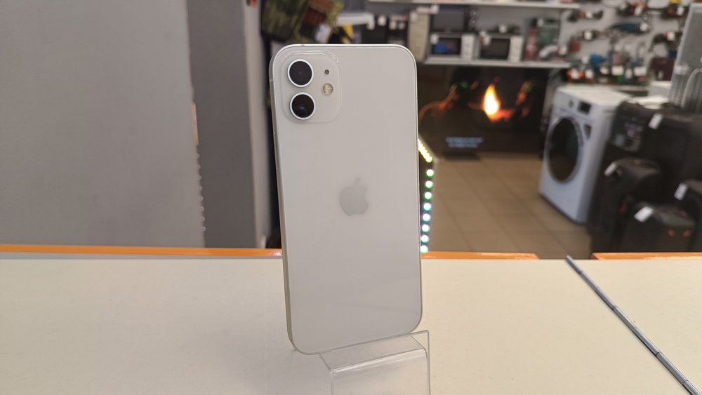 Смартфон Apple iPhone 12 64Gb