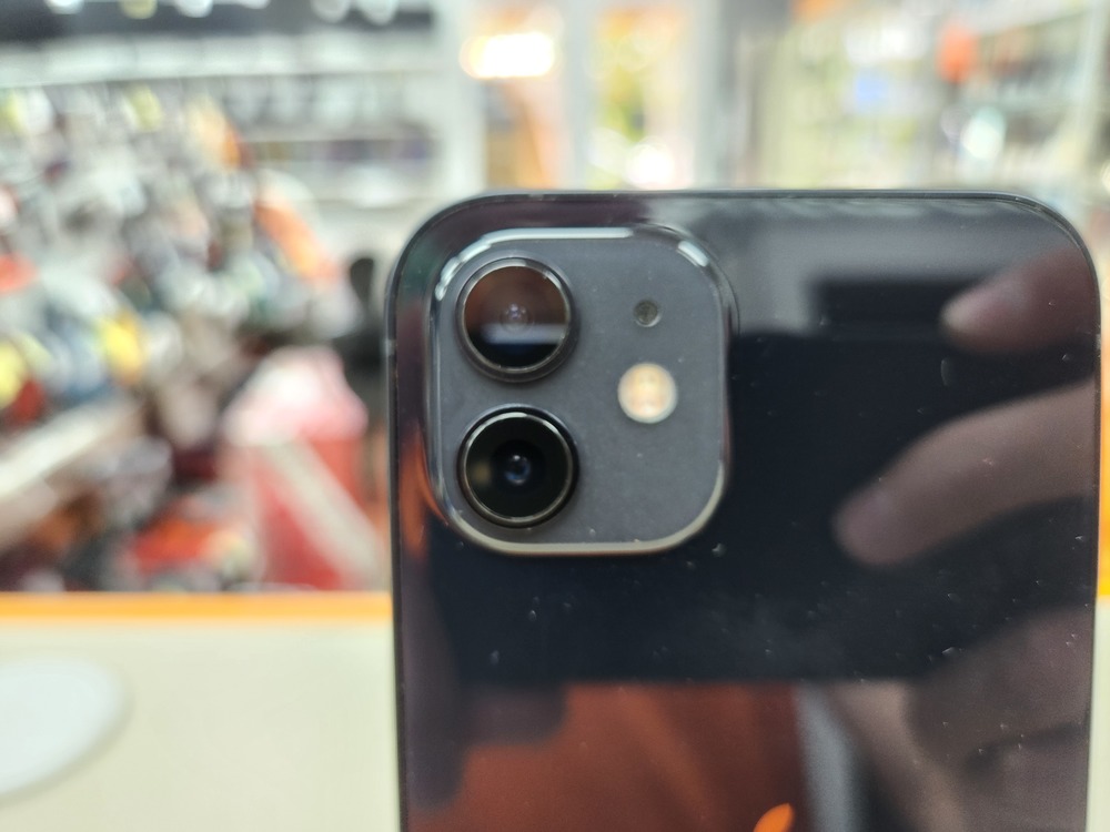 Смартфон Apple iPhone 12 64Gb