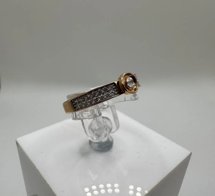 КОЛЬЦО С КАМНЯМИ (Au 585)