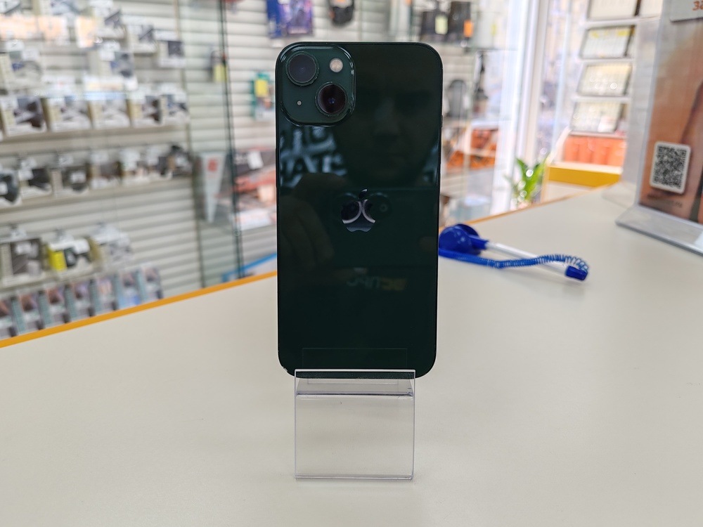 Смартфон Apple iPhone 13 128Gb