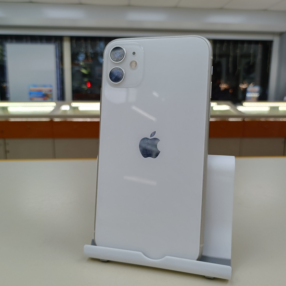 Смартфон Apple iPhone 11 64Gb