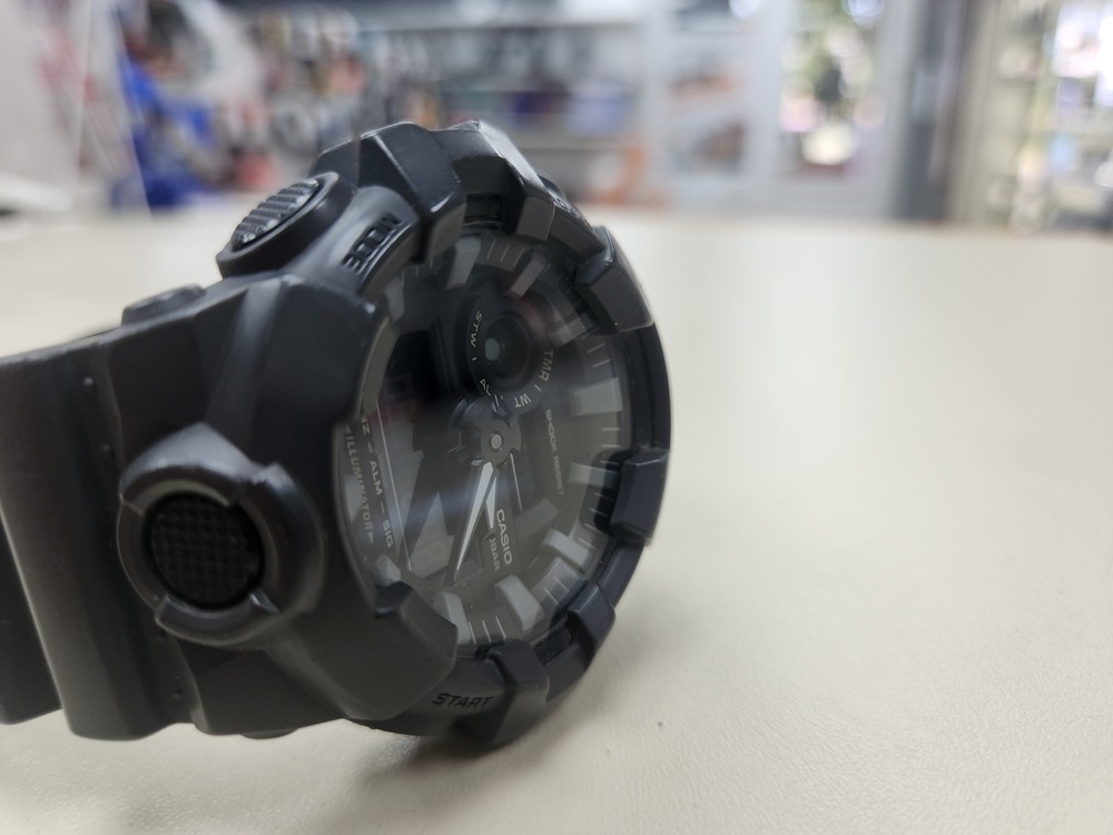 Часы наручные G-SHOCK GA-700UC