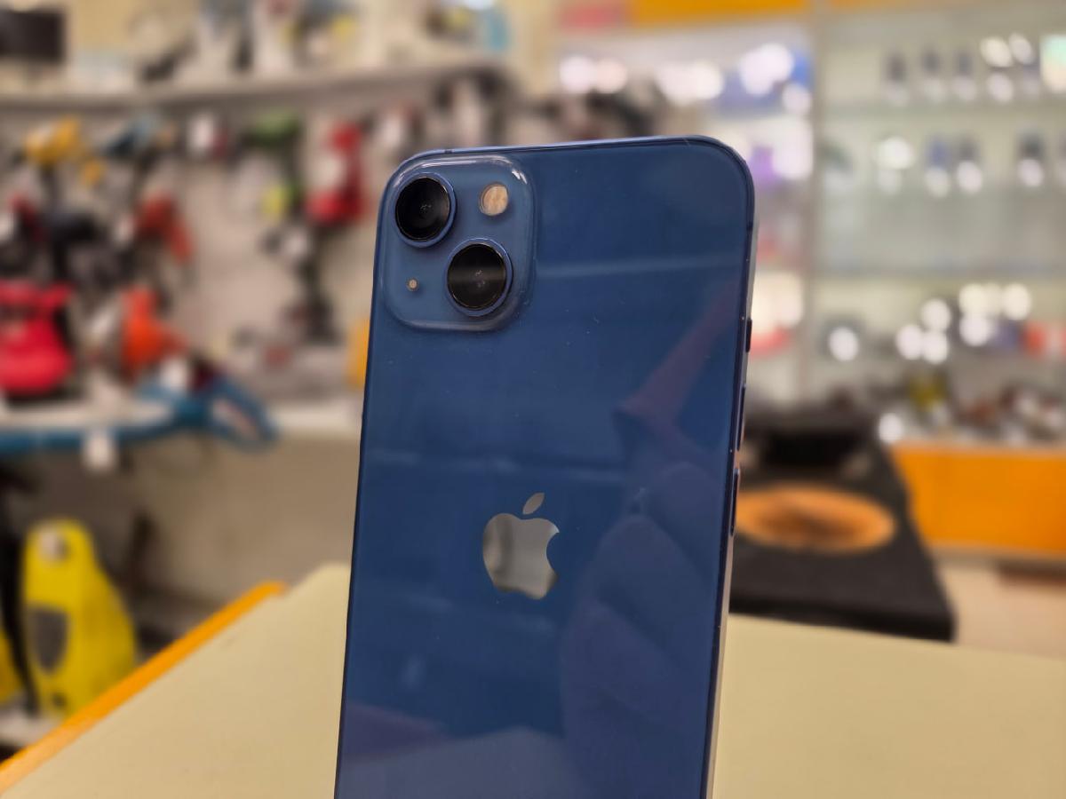 Смартфон Apple iPhone 13 128Gb