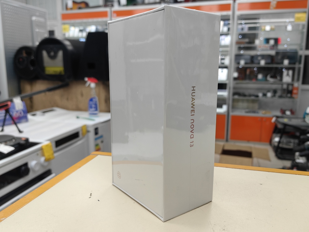 Смартфон Huawei Nova 13 12/512