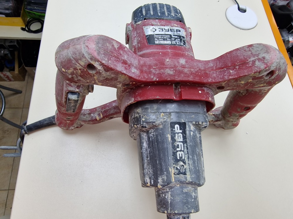 Дрель-миксер Зубр МР-1050-1